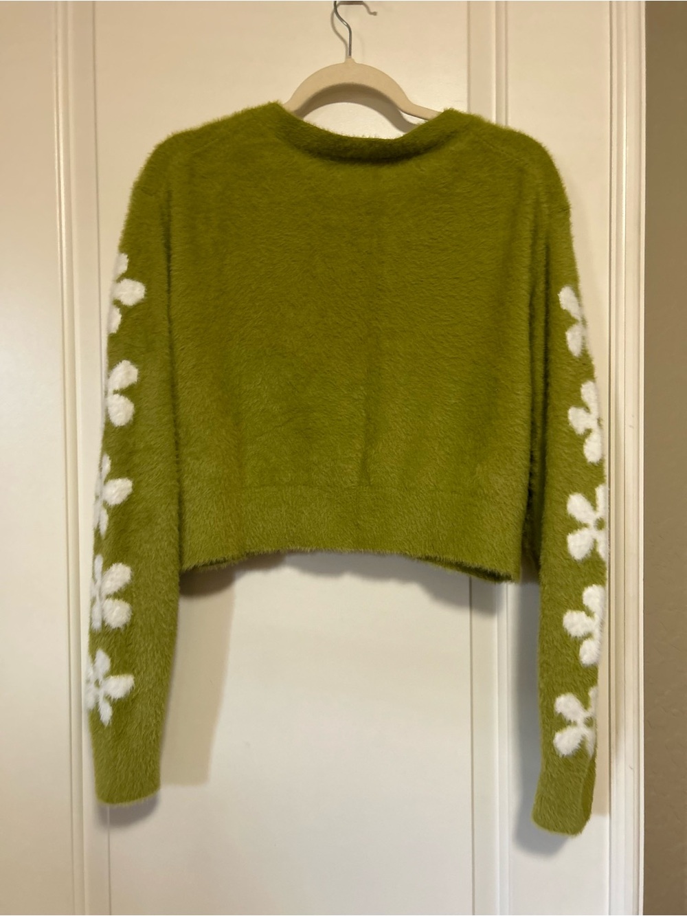 Never worn! 🌼🍋🟩Levi's Lime Green ‘Hippie Days’ Fuzzy V-Neck Cardigan🍋🟩🌼 - Picture 11 of 14
